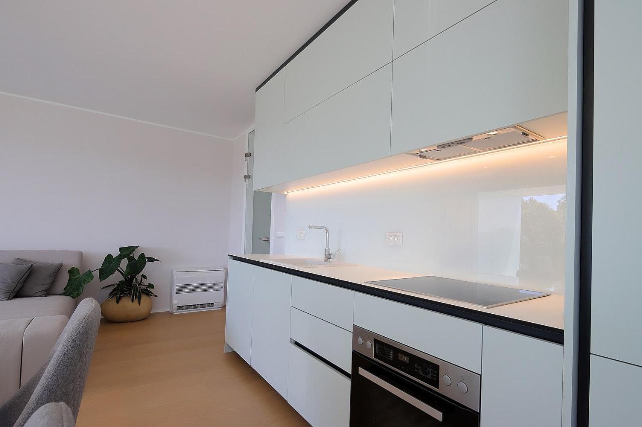 New Apartment With Swimming Pool Near The Beach Ičići Exterior foto