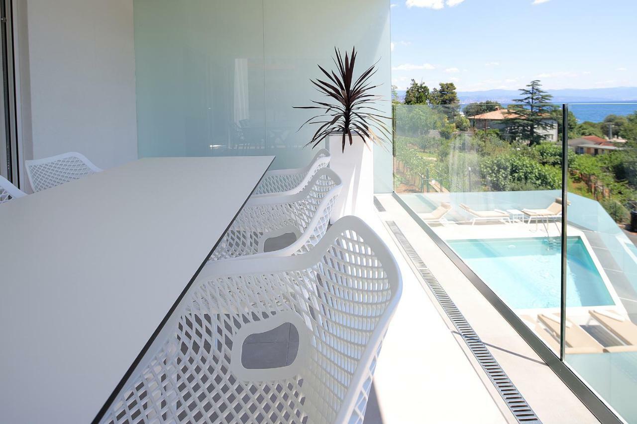 New Apartment With Swimming Pool Near The Beach Ičići Exterior foto